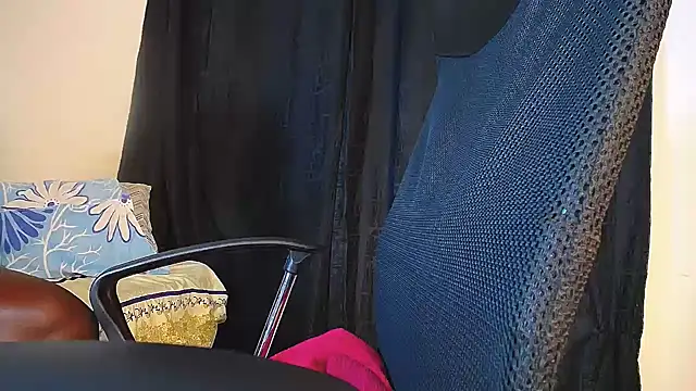 Snapshot of Joan_silva chatting on December 2025 02:12:01 AM Joan silva online show from December 2025 02:12:01 AM