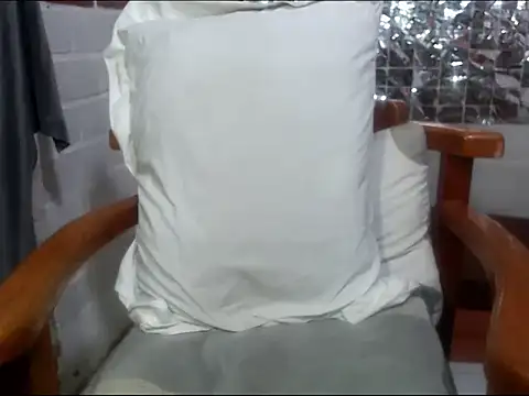 rose-crystal online show from October 2025 12:20:02 AM