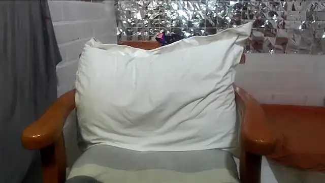 rose-crystal online show from November 2025 09:31:01 PM