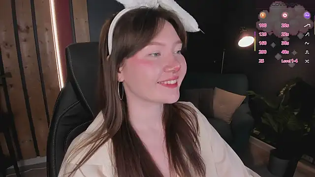 Ash Hasmy online show from April 2026 12:22:02 PM