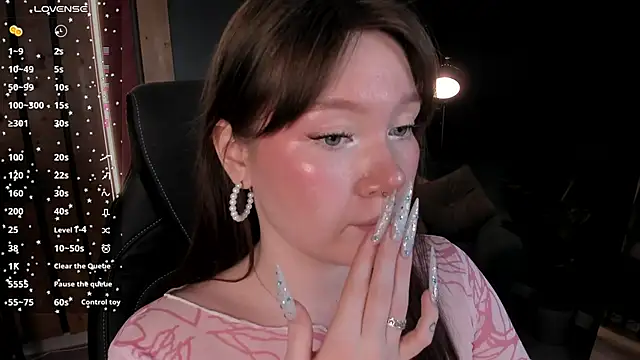 Ash Hasmy online show from December 2025 12:21:02 PM