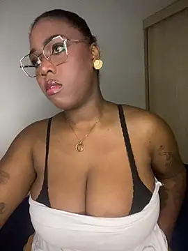 Snapshot of Alexia_24 chatting on May 2026 11:14:01 PM Alexia 24 online show from May 2026 11:14:01 PM
