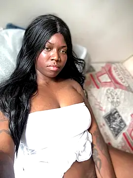 Snapshot of Alexia_24 chatting on November 2025 05:57:02 PM Alexia 24 online show from November 2025 05:57:02 PM