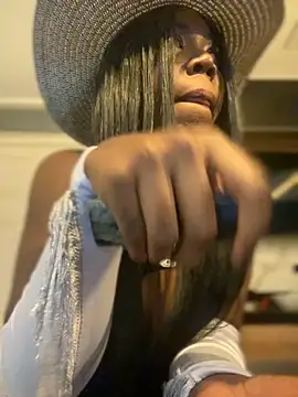 Snapshot of Alexia_24 chatting on November 2025 03:35:02 AM Alexia 24 online show from November 2025 03:35:02 AM