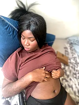 Snapshot of Alexia_24 chatting on November 2025 04:10:01 PM Alexia 24 online show from November 2025 04:10:01 PM