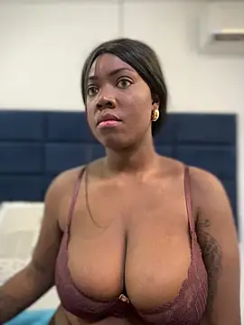 Alexia 24 online show from December 2025 07:48:02 PM