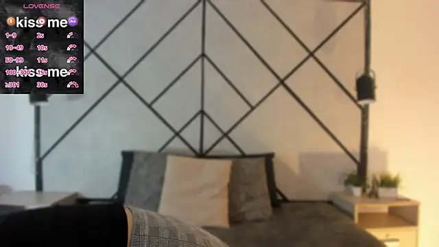 revenmiller  online show from November 2025 08:12:01 PM