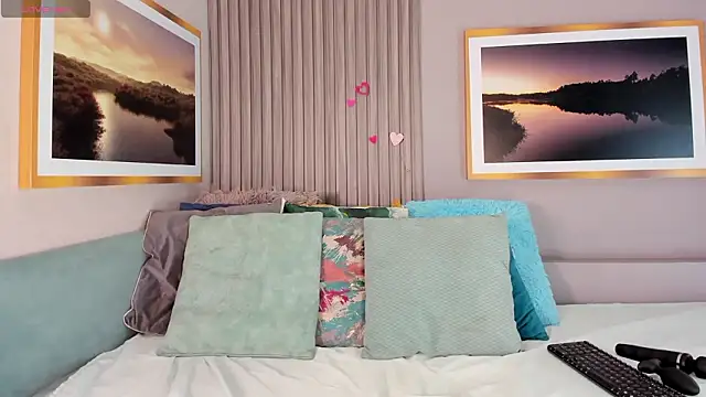 Snapshot of Hailey-Fox chatting on January 2026 01:47:02 PM Hailey-Fox online show from January 2026 01:47:02 PM