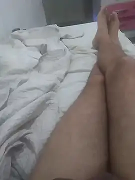 GuilhermeYuree online show from December 2025 08:53:01 AM