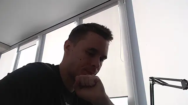 FreddyBredi online show from October 2025 08:47:02 AM