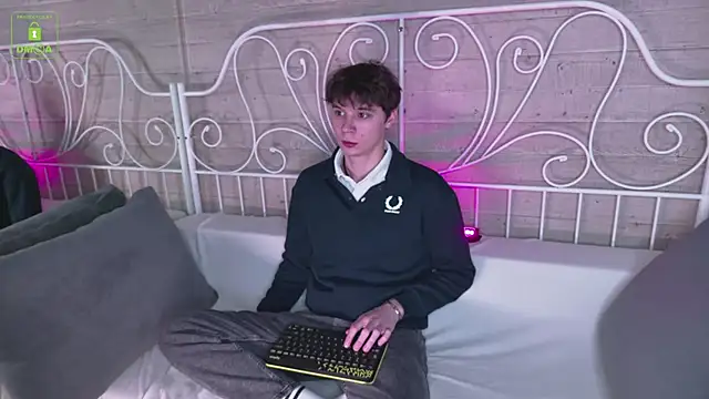 AnthonyHall online show from November 2025 04:16:02 AM