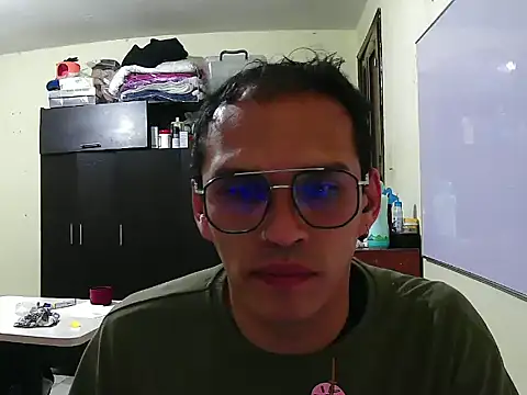DOBLEWYOSK69G online show from September 2025 03:49:01 AM
