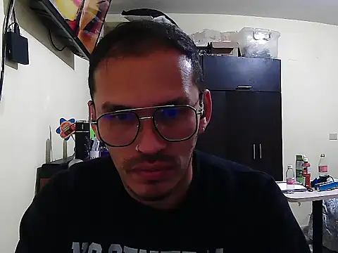 DOBLEWYOSK69G online show from October 2025 05:52:01 AM