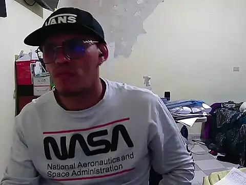 DOBLEWYOSK69G online show from October 2025 05:39:02 AM