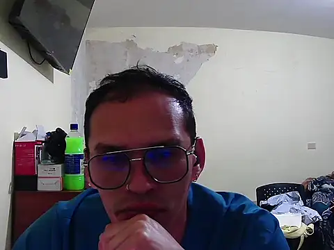 DOBLEWYOSK69G online show from October 2025 04:12:02 AM