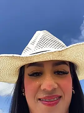 Snapshot of Juliana_Xander chatting on December 2025 02:05:02 PM Juliana Xander online show from December 2025 02:05:02 PM