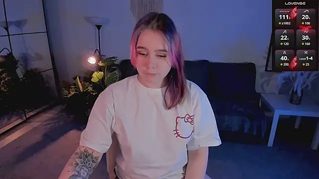 lunaalli online show from March 2026 08:49:03 PM