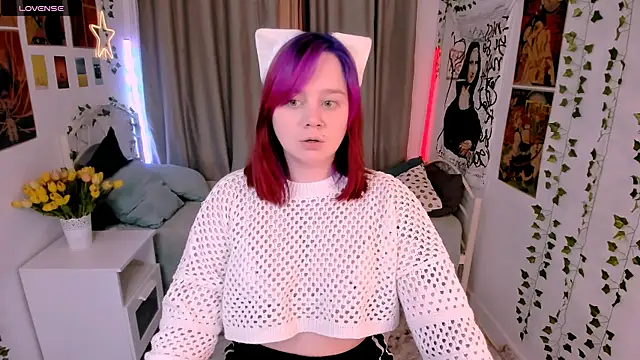 lunaalli online show from November 2025 02:05:01 PM