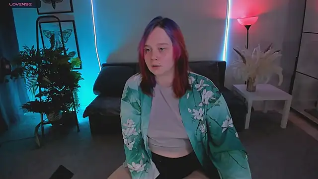 lunaalli online show from February 2026 08:30:01 PM