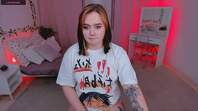 lunaalli online show from November 2025 04:23:02 PM