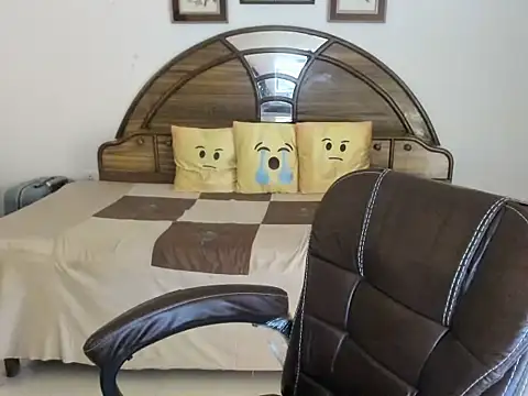 LovelyYoYo online show from October 2025 02:13:02 AM