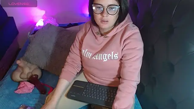 KrystalAdams online show from October 2025 01:12:02 PM
