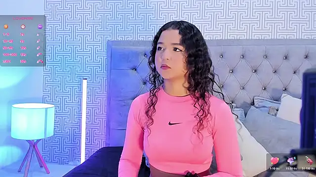 Evaa Lunna  online show from October 2025 07:24:02 PM