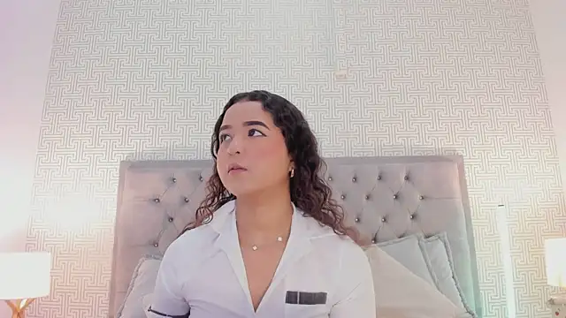 Evaa Lunna  online show from March 2026 08:10:01 PM