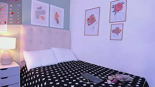 Evaa Lunna  online show from September 2025 02:39:01 AM