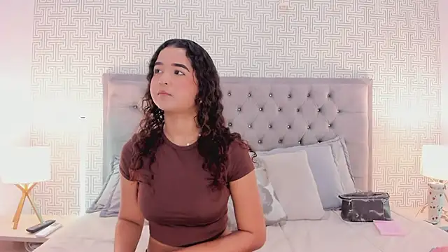 Evaa Lunna  online show from March 2026 08:11:01 PM