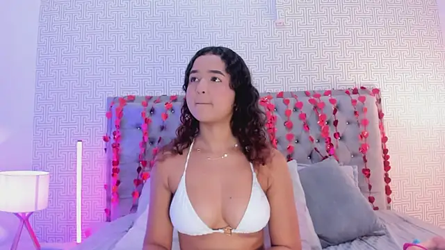 Evaa Lunna  online show from February 2026 08:41:01 PM