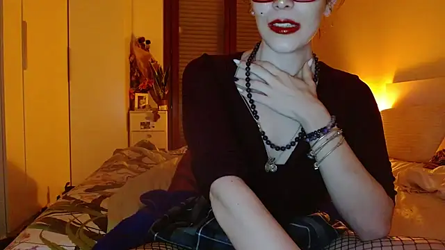 refem9 online show from December 2025 07:18:02 PM