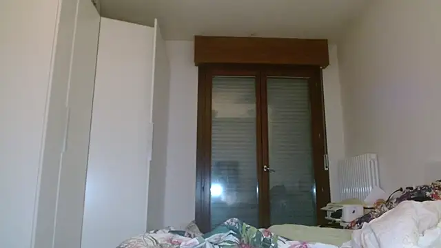 refem9 online show from October 2025 04:28:01 PM