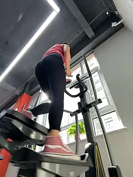 Ninazhang online show from March 2026 05:25:02 AM