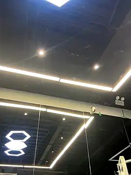 Ninazhang online show from December 2025 02:01:02 AM