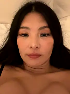 Ninazhang online show from October 2025 02:00:02 AM