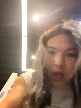 Ninazhang online show from October 2025 01:59:02 AM