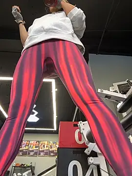 Ninazhang online show from November 2025 02:04:01 AM