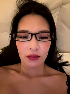 Ninazhang online show from November 2025 12:59:02 AM