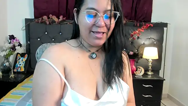 Snapshot of sofia_sorceress5 chatting on November 2025 10:57:01 PM sofia sorceress5 online show from November 2025 10:57:01 PM
