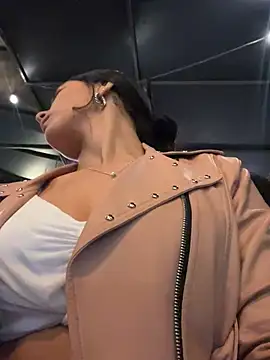 Vaneza G1 online show from March 2026 04:07:02 AM