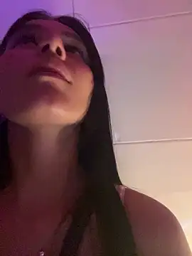 Snapshot of Vaneza_G1 chatting on May 2026 04:56:02 AM Vaneza G1 online show from May 2026 04:56:02 AM