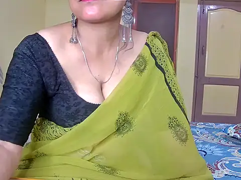 Snapshot of MasTANIYA chatting on October 2025 10:57:01 PM MasTANIYA online show from October 2025 10:57:01 PM