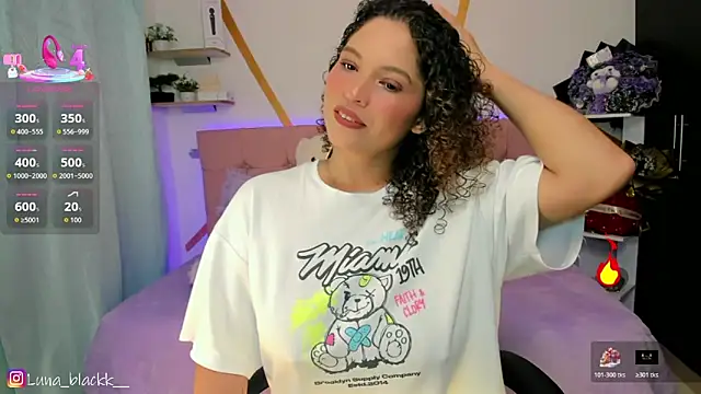 Luna blackk online show from February 2026 10:15:02 PM