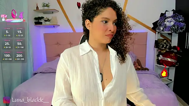 Luna blackk online show from March 2026 09:08:01 PM