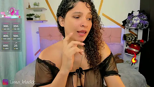 Luna blackk online show from April 2026 09:11:02 PM