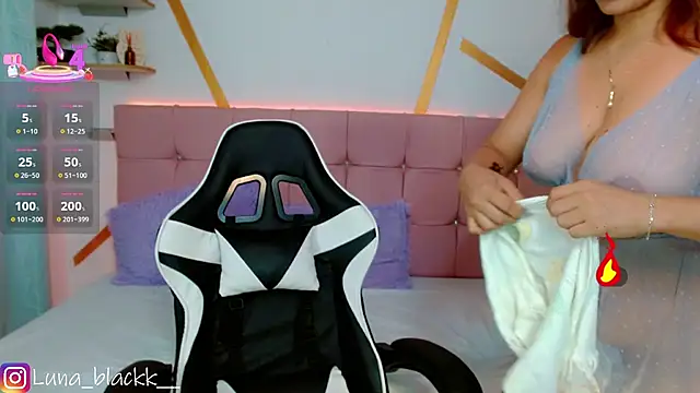 Luna blackk online show from January 2026 09:10:01 PM