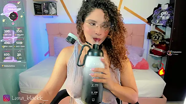 Snapshot of Luna_blackk chatting on June 2026 09:05:01 PM Luna blackk online show from June 2026 09:05:01 PM