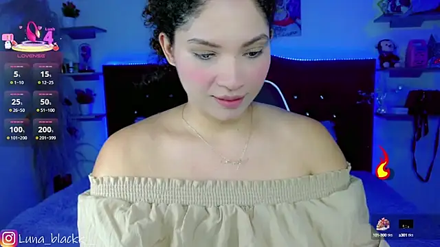 Luna blackk online show from October 2025 09:04:02 PM