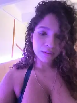 Snapshot of Luna_blackk chatting on May 2026 11:21:02 PM Luna blackk online show from May 2026 11:21:02 PM
